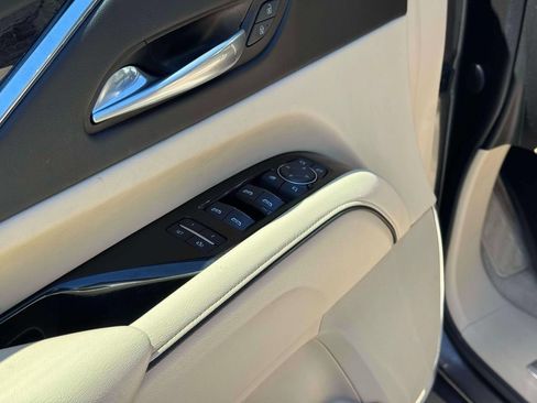 Used 2021 Cadillac Escalade Premium Luxury AWD/4WD image 19