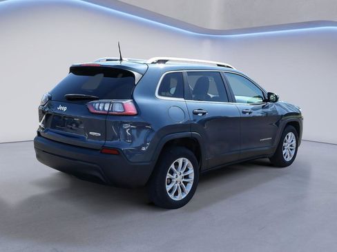 Used 2019 Jeep Cherokee Latitude w/ Cold Weather Group FWD image 6