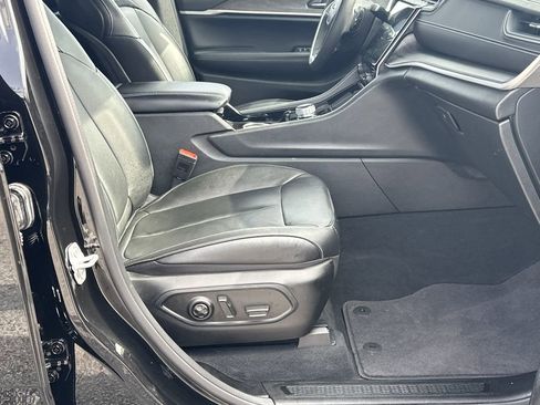 Used 2023 Jeep Grand Cherokee L Limited w/ Rear Seat Video Group I image 14