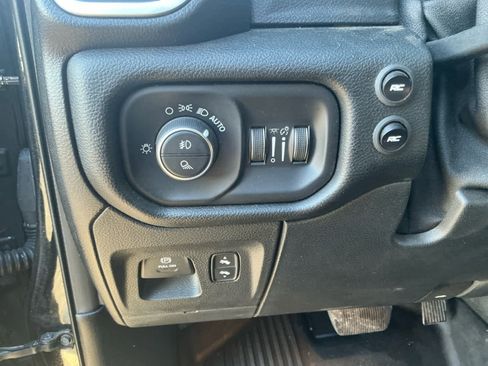 Used 2019 RAM 1500 Big Horn image 25