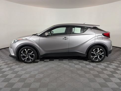 Used 2018 Toyota C-HR XLE FWD image 6