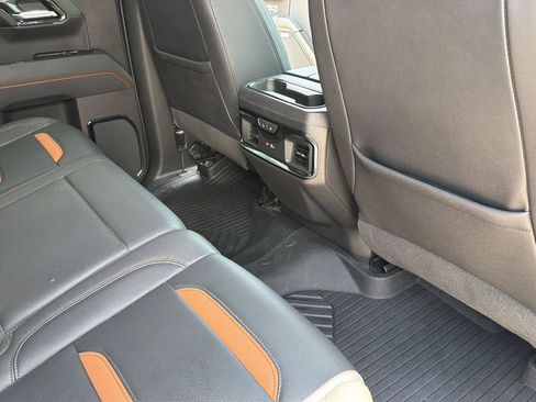 Used 2023 GMC Sierra 1500 AT4 w/ Technology Package AWD/4WD image 18