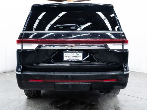 Used 2024 Lincoln Navigator Reserve image 5