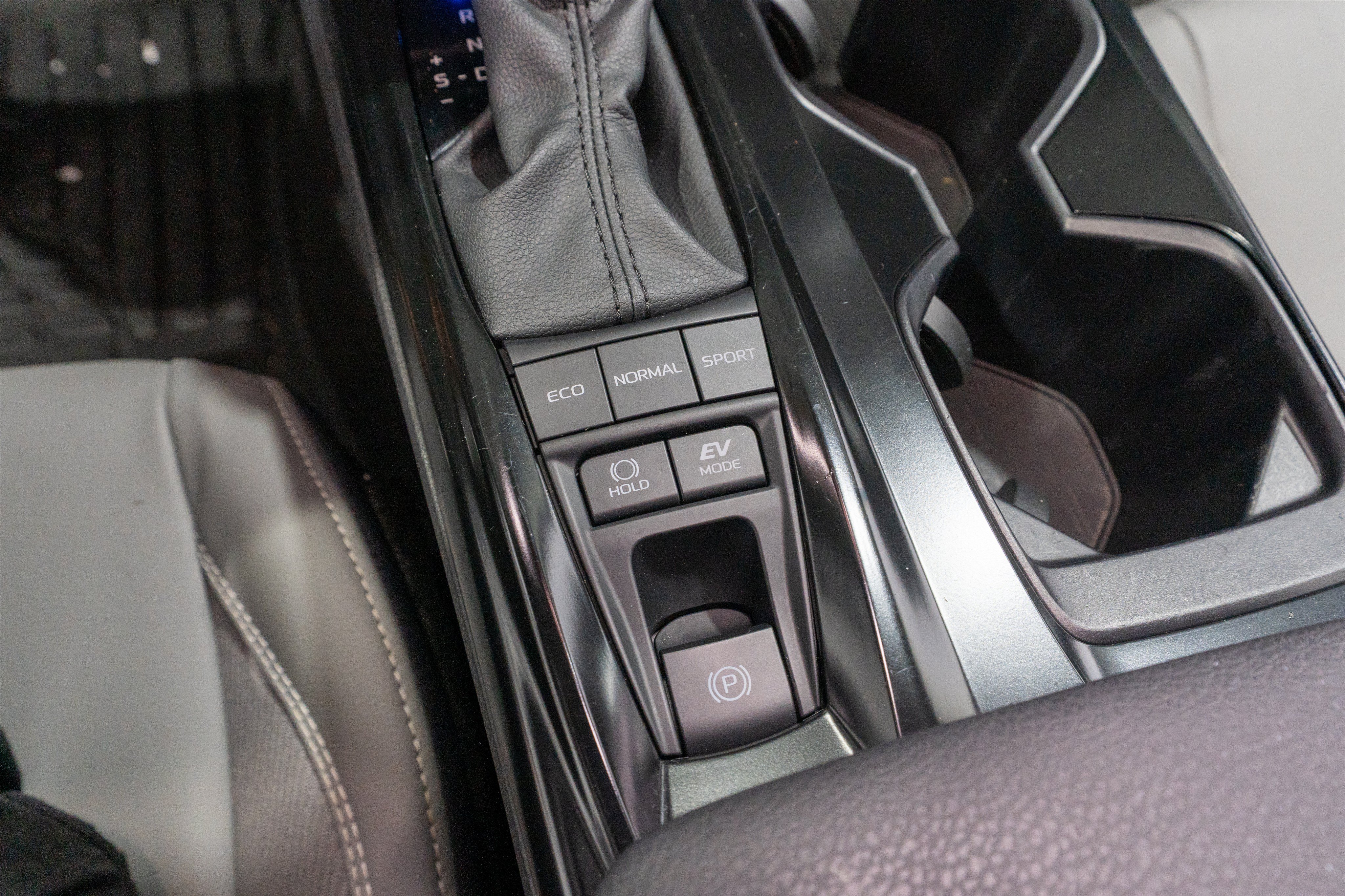 Used 2025 Toyota Camry SE FWD image 22