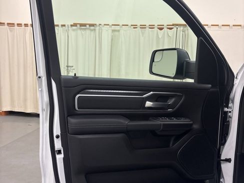 New 2026 RAM 1500 4x4 Crew Cab image 18