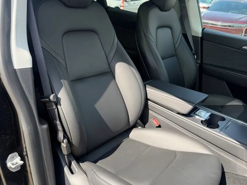 Used 2023 Tesla Model Y Long Range AWD/4WD image 19