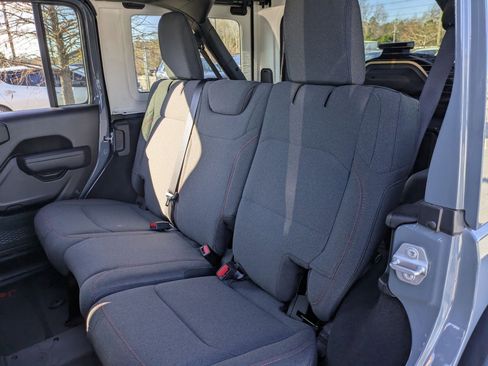 Used 2024 Jeep Wrangler Rubicon w/ Safety Group image 25