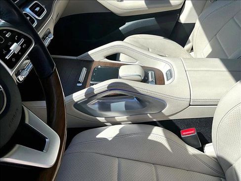 Used 2022 Mercedes-Benz GLS 450 4MATIC image 15