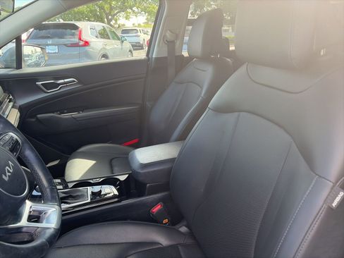 Used 2023 Kia Sportage EX image 13