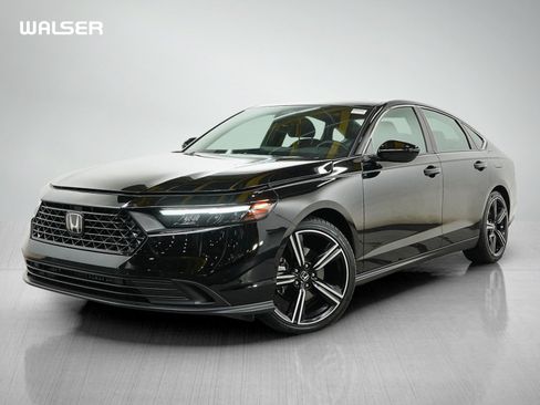 Used 2025 Honda Accord Sport image 1