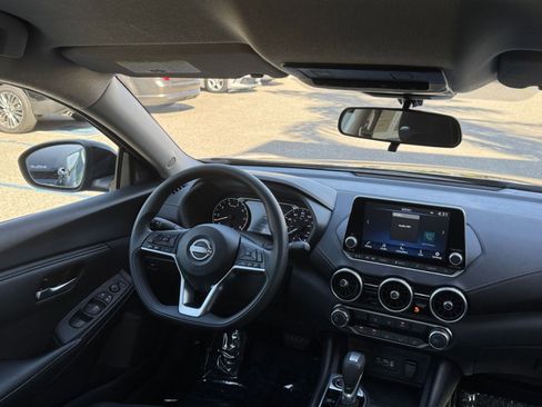 Used 2025 Nissan Sentra SV FWD image 33