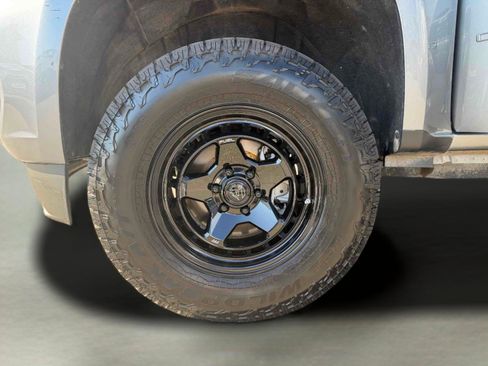 Used 2022 Chevrolet Colorado W/T w/ WT Convenience Package RWD image 22