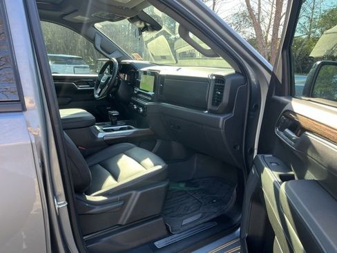 Used 2025 GMC Sierra 1500 Elevation w/ Elevation Premium Package image 10