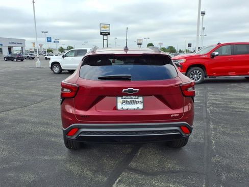 New 2025 Chevrolet Trax RS w/ Driver Confidence Package image 5