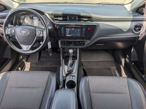 Used 2018 Toyota Corolla SE FWD image 4
