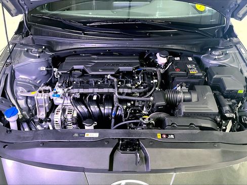 Used 2025 Hyundai Elantra Sport FWD image 29