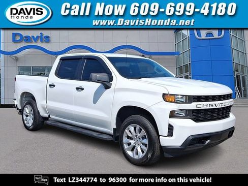 Used 2020 Chevrolet Silverado 1500 Custom w/ Custom Value Package AWD/4WD image 1