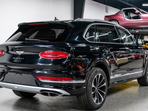 Used 2024 Bentley Bentayga Extended Wheelbase image 8
