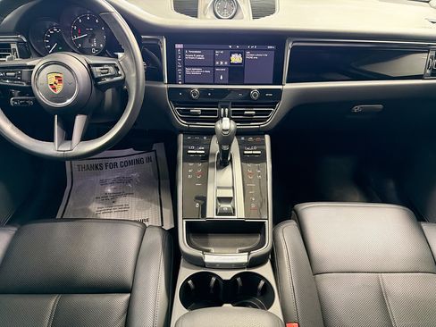 Certified 2023 Porsche Macan AWD/4WD image 19