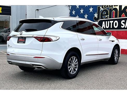 Used 2022 Buick Enclave Premium image 2