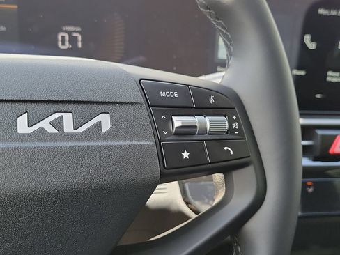 New 2026 Kia Sportage LX w/ LX Convenience Package FWD image 12
