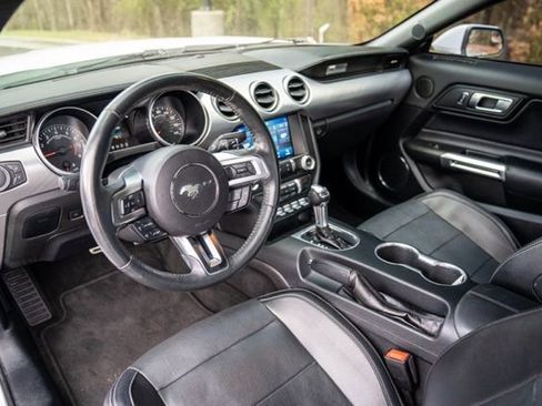 Used 2018 Ford Mustang Premium image 21