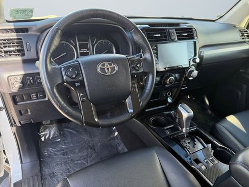 Used 2024 Toyota 4Runner TRD Off-Road Premium AWD/4WD image 10
