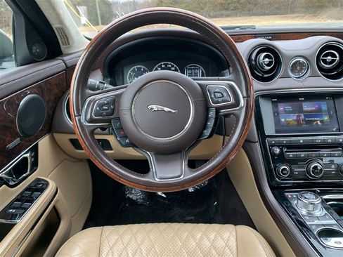 Used 2016 Jaguar XJ L Portfolio image 21