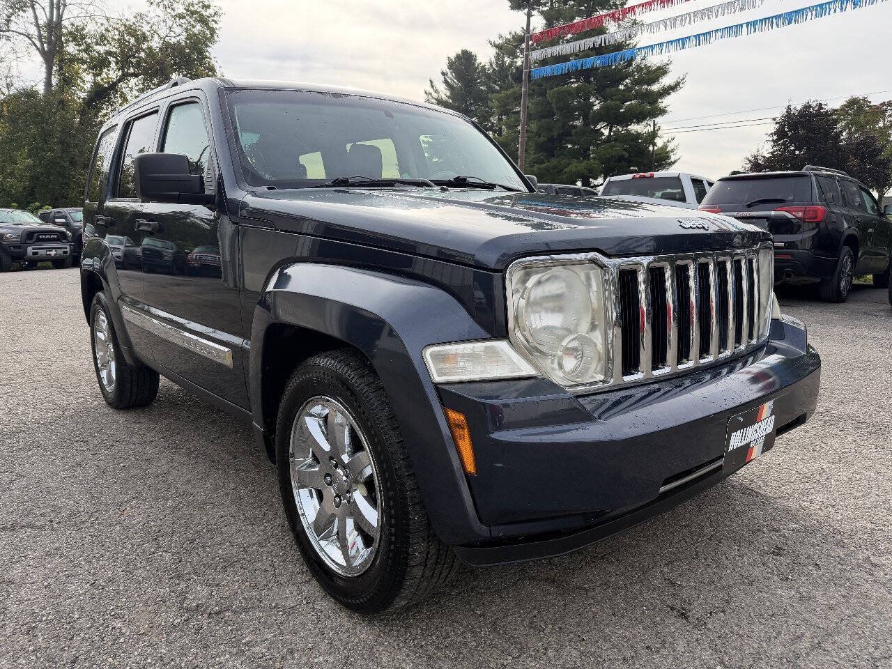 Used 2008 Jeep Liberty Limited w/ Premium Group II AWD/4WD image 3
