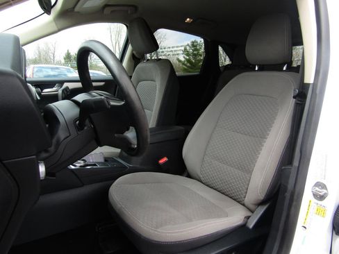 Used 2020 Ford Escape SE image 12