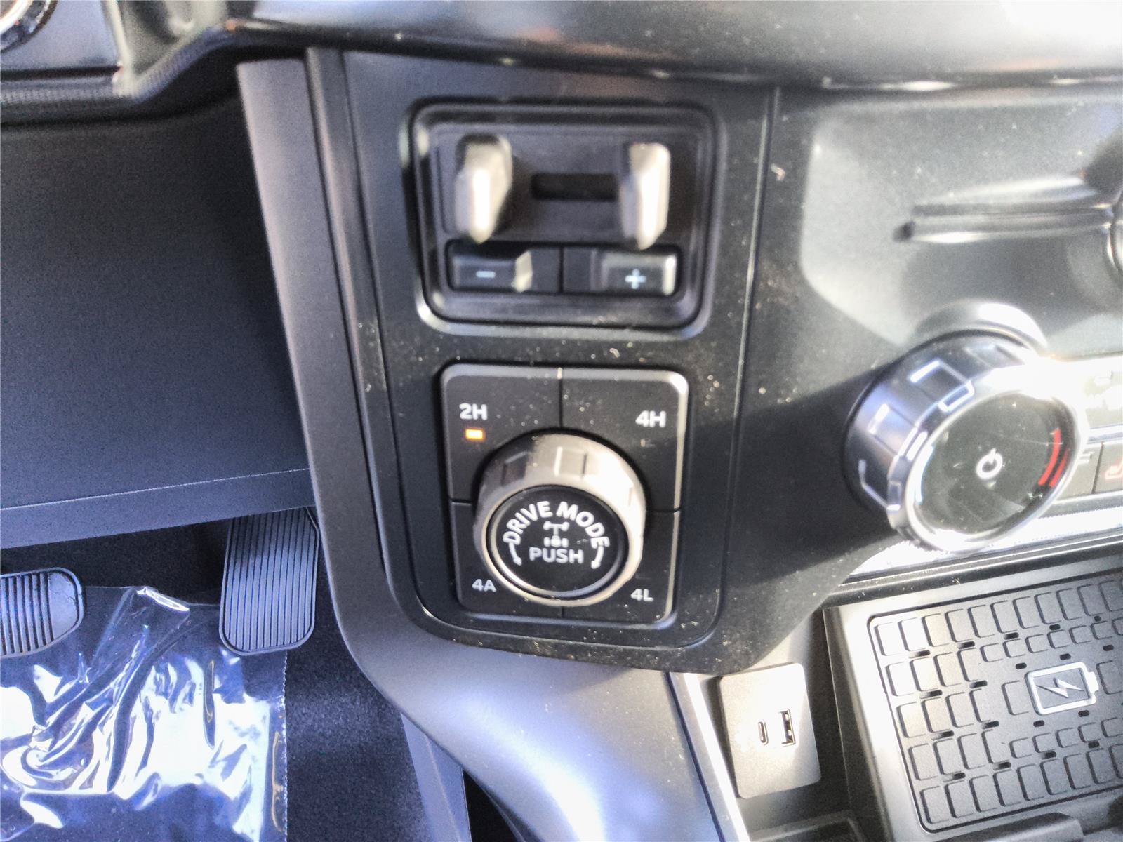 New 2026 Ford F150 Lariat w/ Equipment Group 502A High AWD/4WD image 21