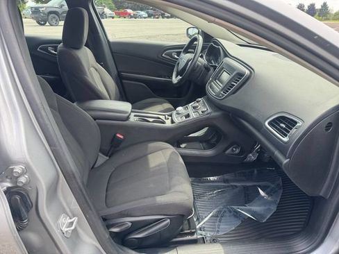 Used 2015 Chrysler 200 Limited w/ Convenience Group FWD image 17