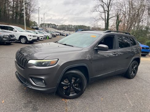 Used 2019 Jeep Cherokee Latitude Plus image 5