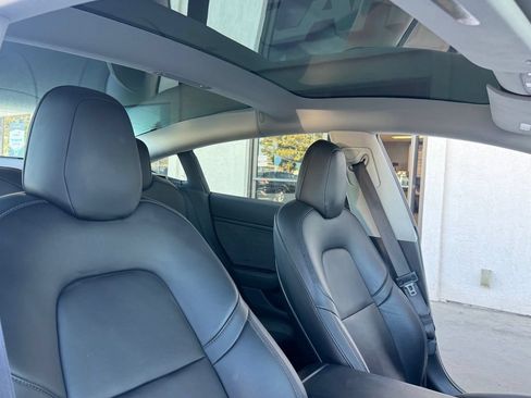 Used 2018 Tesla Model 3 Mid Range RWD image 19