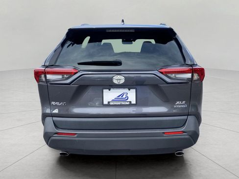 Used 2022 Toyota RAV4 XLE Premium AWD/4WD image 9