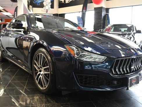 Used 2019 Maserati Ghibli S Q4 AWD/4WD image 3