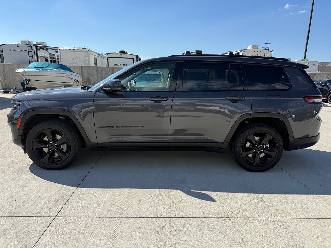 Used 2024 Jeep Grand Cherokee L Limited w/ Black Appearance Package AWD/4WD image 6