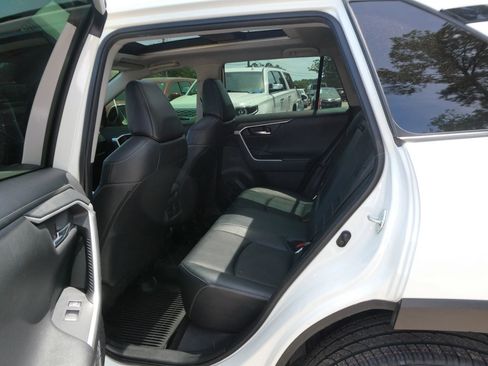 Used 2019 Toyota RAV4 Limited w/ Advanced Technology Package AWD/4WD image 31