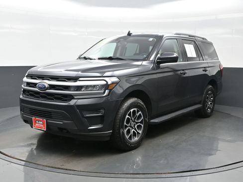 Used 2022 Ford Expedition XLT AWD/4WD image 2