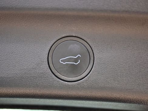 Used 2025 Tesla Model Y Long Range RWD image 14