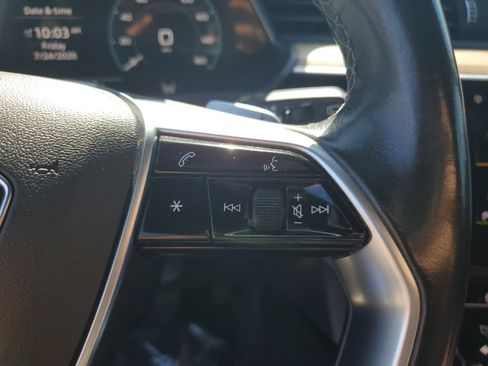 Used 2024 Audi Q8 e-tron Premium AWD/4WD image 30