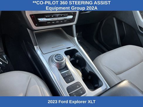 Used 2023 Ford Explorer XLT w/ Equipment Group 202A image 10