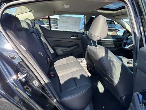 New 2025 Nissan Altima 2.5 SL FWD image 5