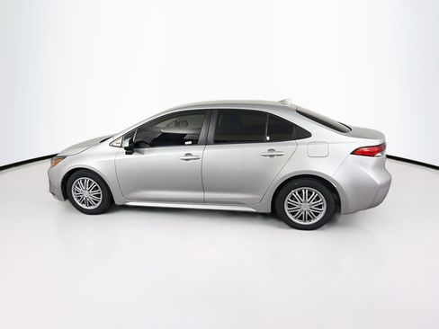 Used 2020 Toyota Corolla LE w/ Protection Package FWD image 4