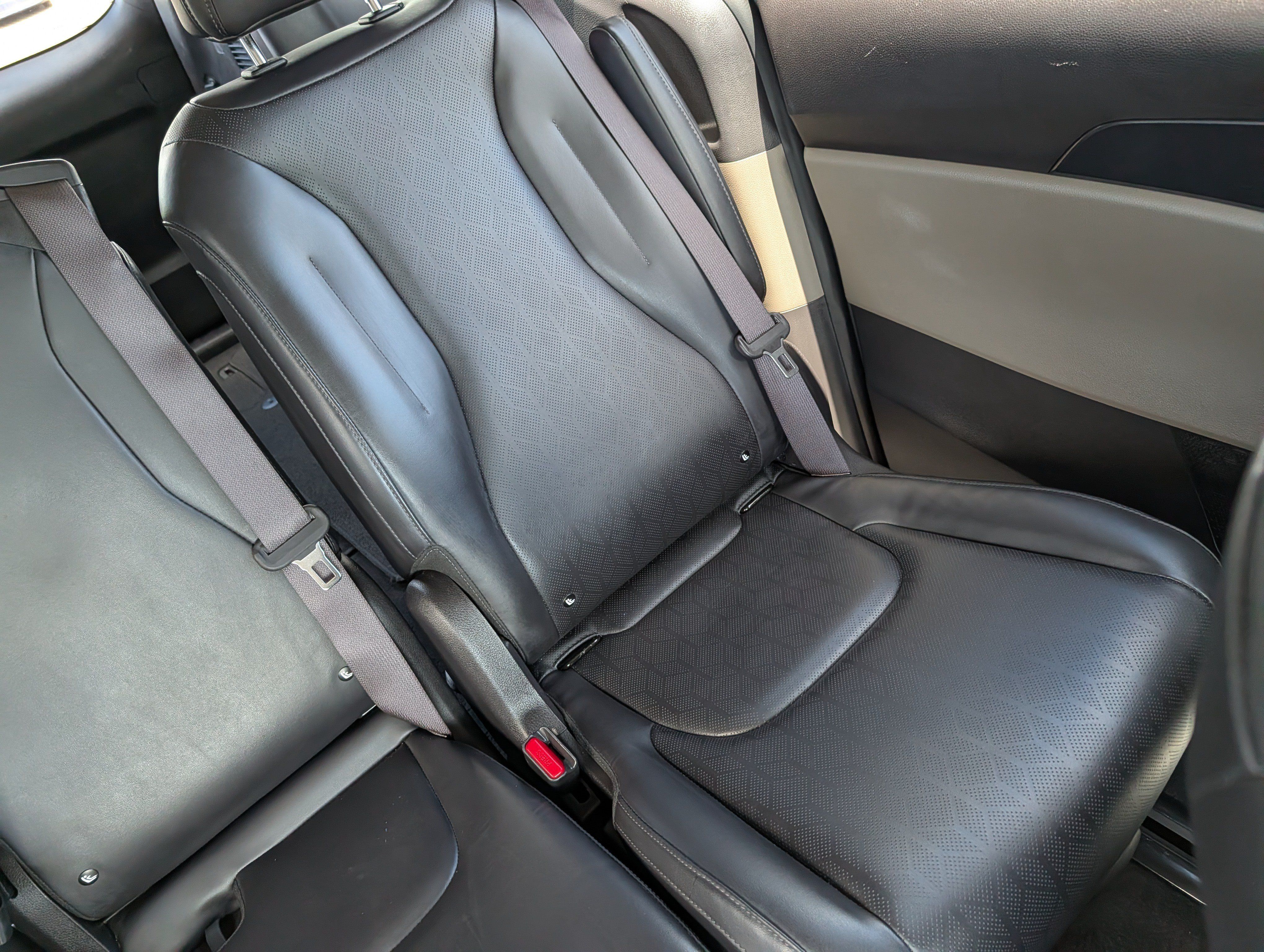 Certified 2025 Kia Carnival FWD image 14