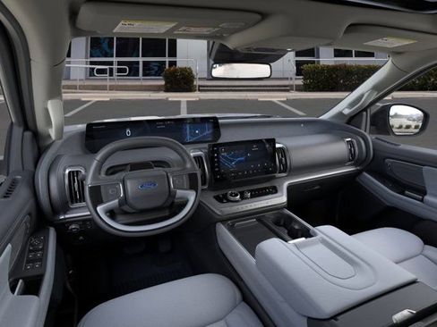 New 2025 Ford Expedition Platinum w/ Driver's Package AWD/4WD image 9