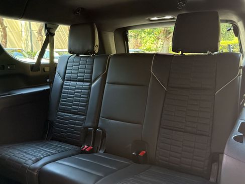Used 2023 Cadillac Escalade ESV Sport Platinum w/ LPO, ONYX Package AWD/4WD image 32