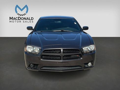 Used 2014 Dodge Charger SXT RWD image 3