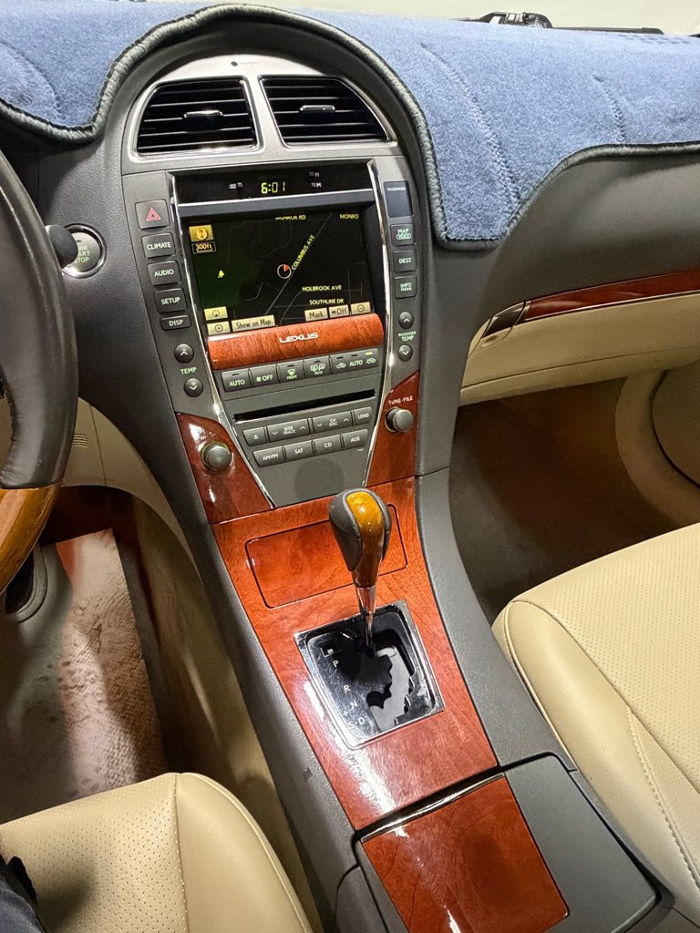 Used 2010 Lexus ES 350 w/ Preferred Accessory Package FWD image 13