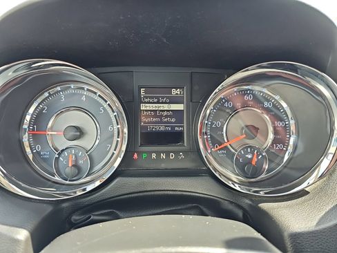 Used 2014 Chrysler Town & Country Touring FWD image 13